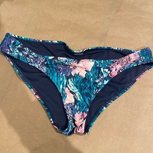 Swim bottoms from old navy floral/coral pattern size medium